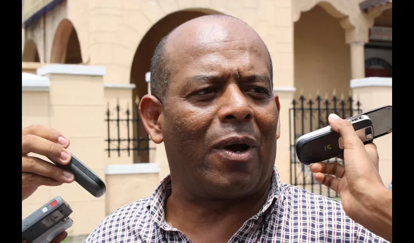 "Un centro comercial no es el lugar adecuado para albergar a estudiantes porque no es seguro para ellos. Esa no debió ser la solución al problema".