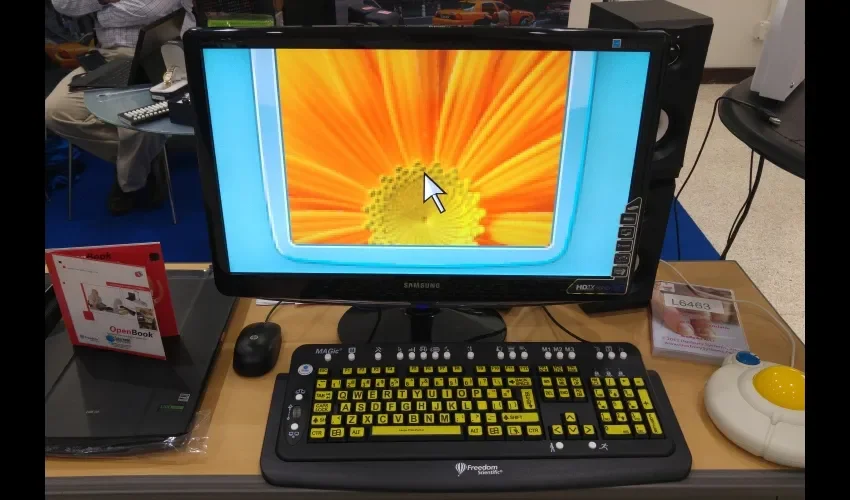 Hay muchos adelantos en tecnología, pero es algo difícil adquirirla para las personas con discapacidad. Foto: Jean Carlos Díaz