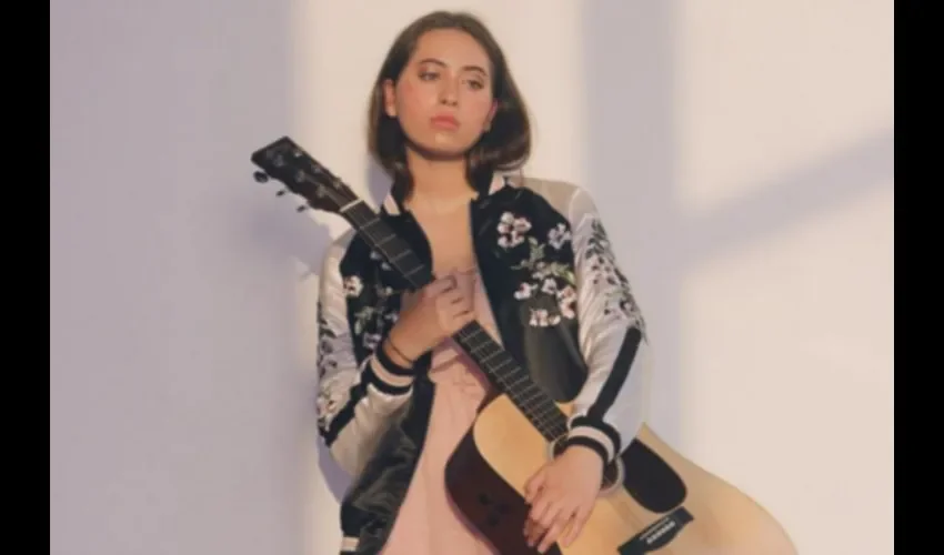 Es nieta de Miguelito Valdés, gran exponente cubano; su  abuela Silvia de Grasse fue quien inventó la tamborera: Negrito Chapuseaux, abuelo también, y por supuesto su papá, West Valdés, y Chad Valdés, su tío.