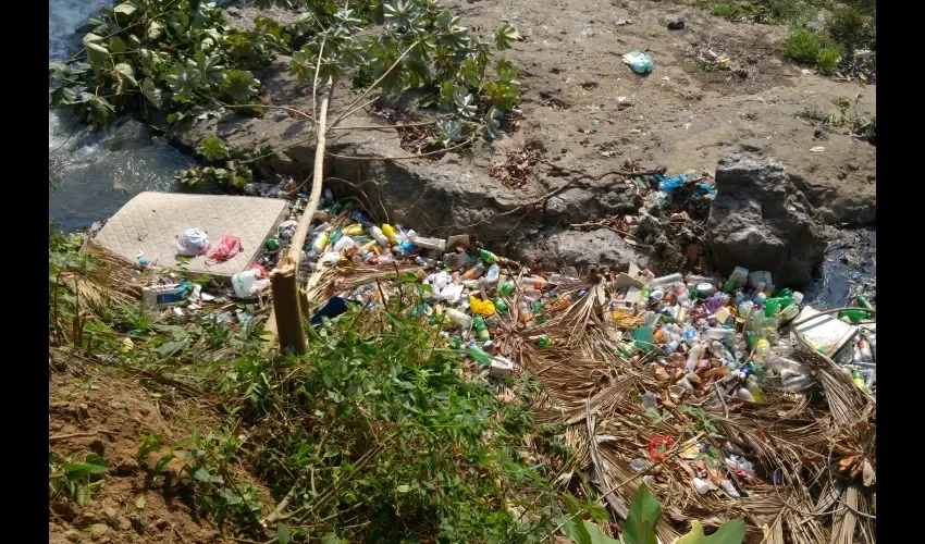 Los ríos son sus vertederos.