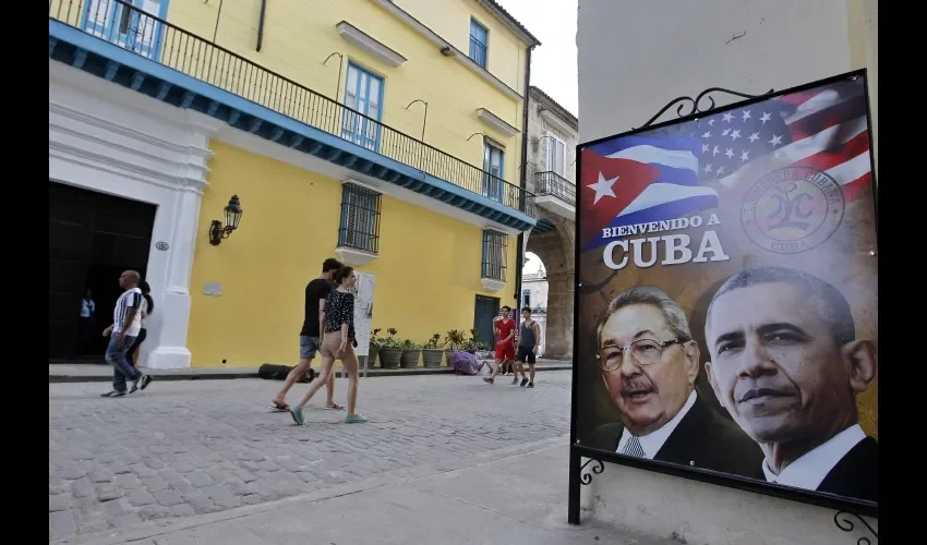 Barack Obama será "muy franco" con Raúl Castro. Foto AP