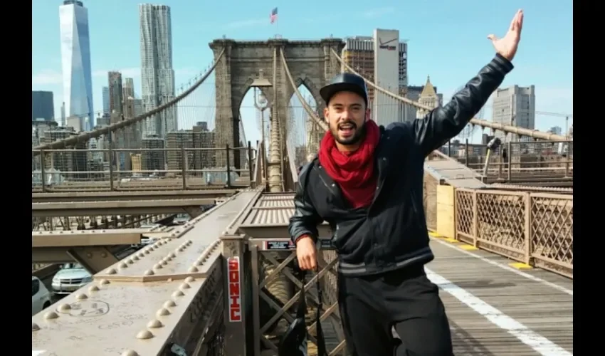 Dentro de estas sorpresas y novedades que rondan su vida, también nos mencionó que se encuentra tomando clases de baile en el Broadway Dance Center para mejorar y darse a conocer; así mismo, estará por Los Ángeles, pues busca hacer su nombre, triunfar y dejar a Panamá muy en alto en el exterior.