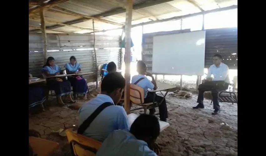 Protestan en Tolé por escuelas 