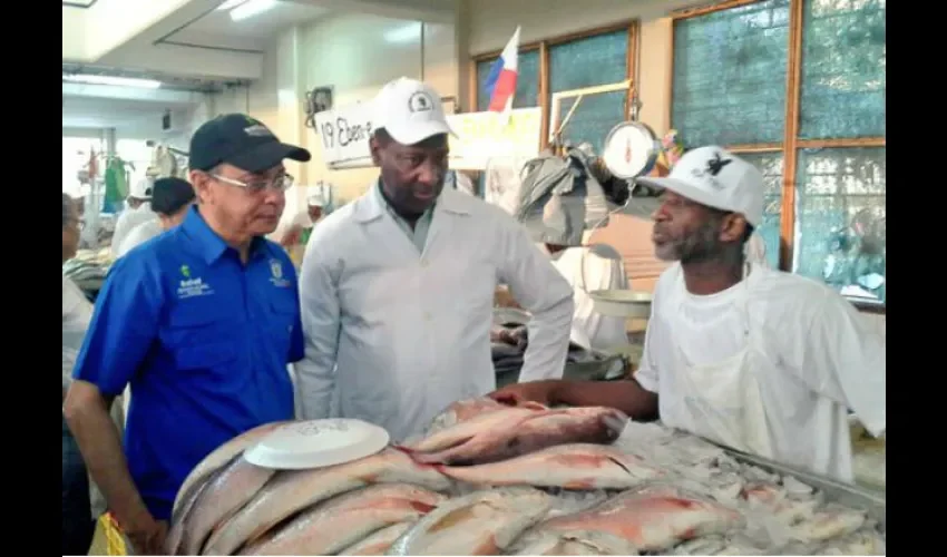 Operativo de salud en el Mercado del Marisco 