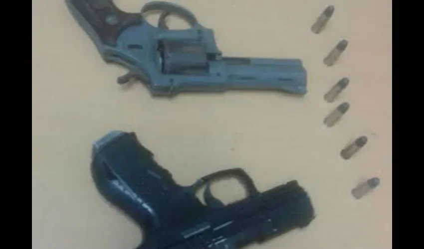 La policía decomisó armas de fuego en Bocas del Toro