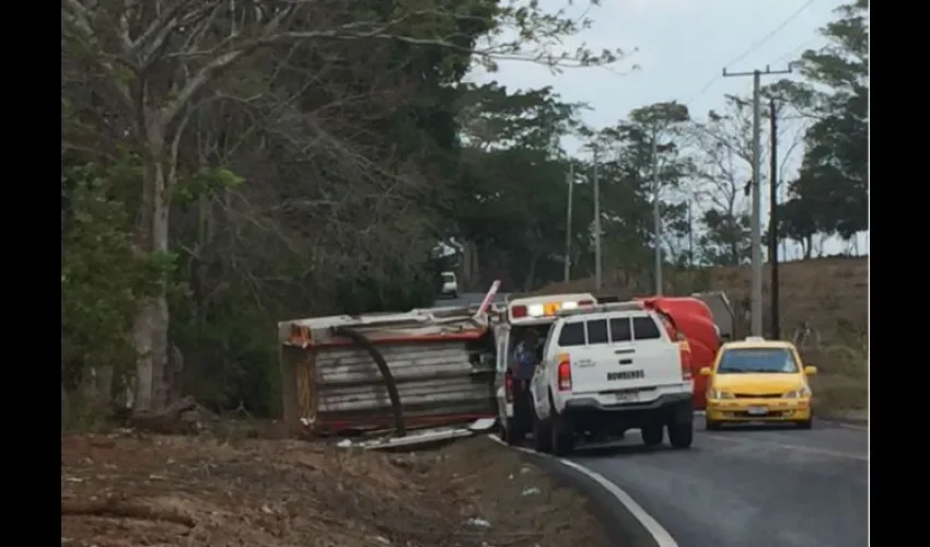 Accidente cerca de Puerto Caimito 