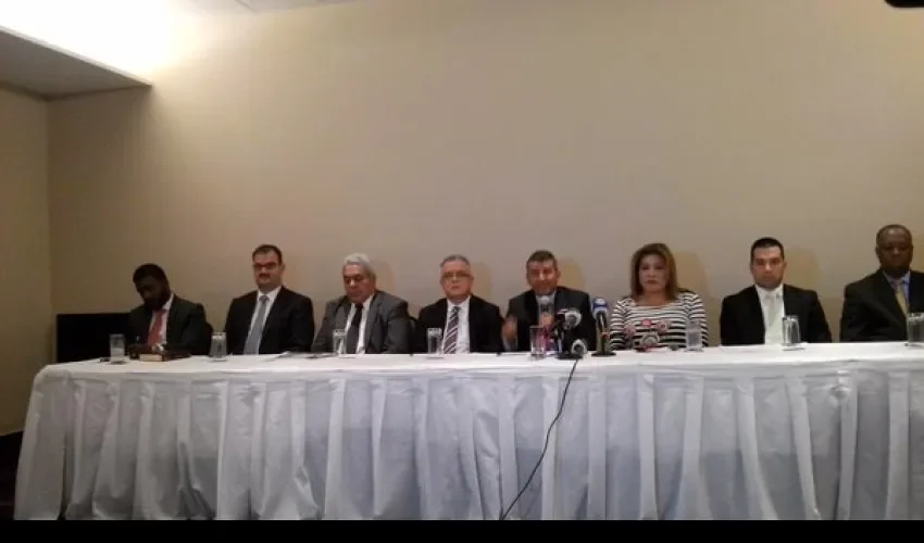 Conferencia de prensa de abogados de Ricardo Martinelli 