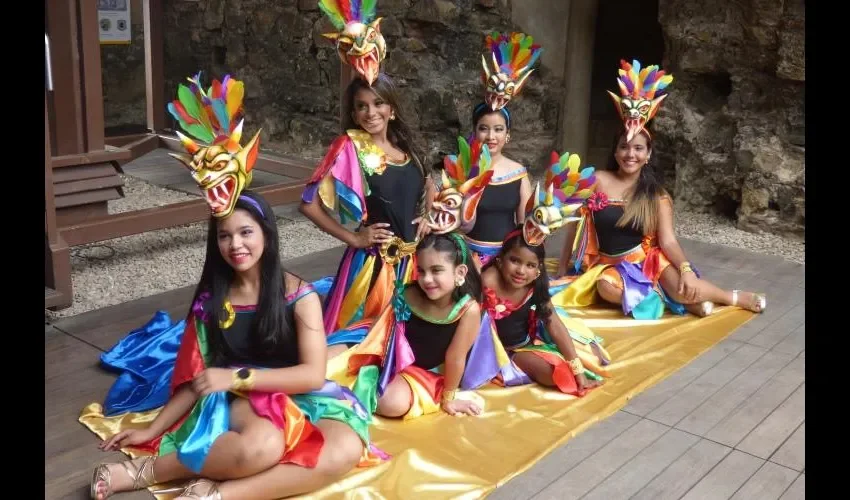 La reina 2016 (Adultos)  es Yesimar Inés Caballero Samudio, mientras que en la categoría infantil la portadora de la corona será Kate Córdoba.  Las princesas infantiles son Ivanna Rodríguez y Wendy Yau. En tanto que las princesas juveniles son Alexandra Yanis y Astrid Puyol.  La coronación será el próximo 2 de abril, en un hotel de la ciudad capital.  Fotos: Didier Hernán Gil/Cortesía