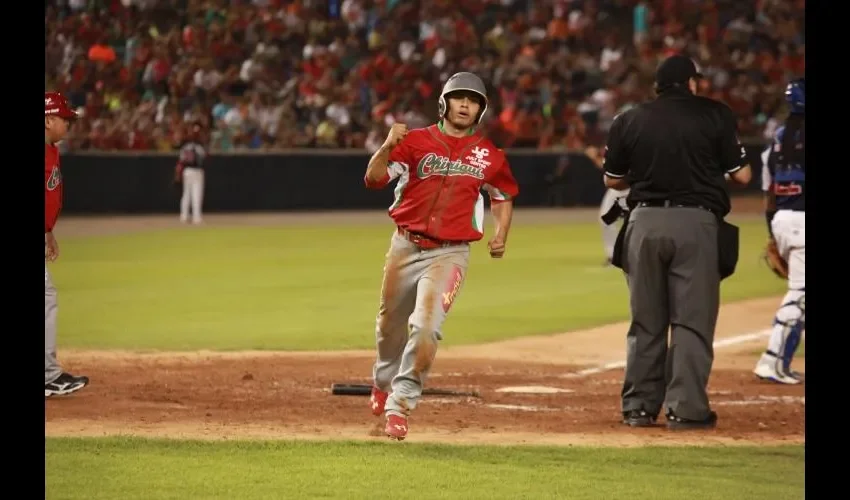 "Tenemos un equipo bien preparado, con un pitcheo superior al del 2015, que fue lo que le falló a ese equipo subcampeón. Nuestro objetivo es ganar el título".