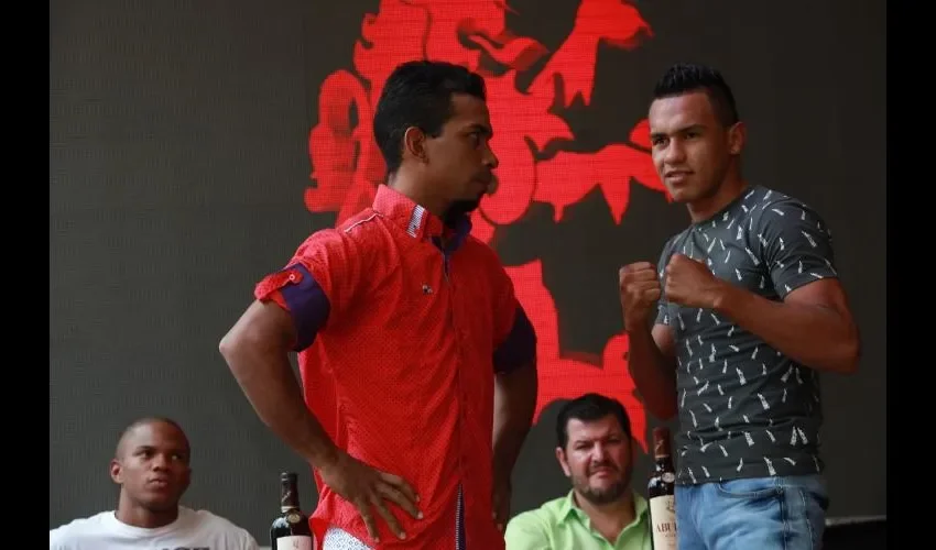 Tony Gómez (izq.) y 'La Roca' pelearán en 126 libras. Anayansi Gamez