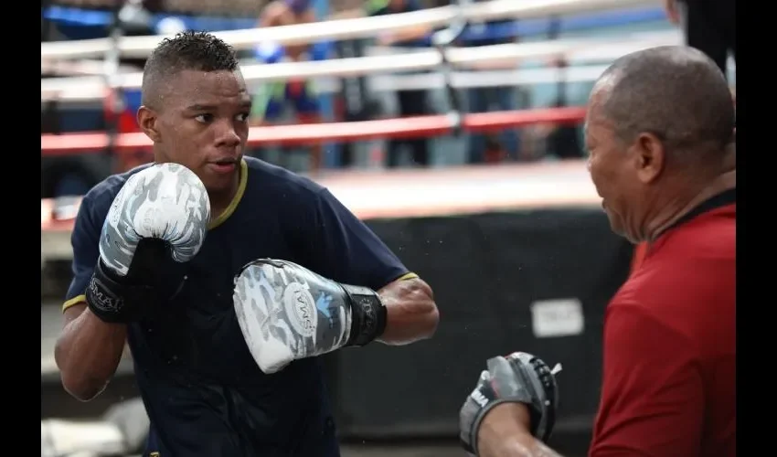 Jaime Arboleda entrena con Rigoberto Garibaldi.  Anayansi Gamez