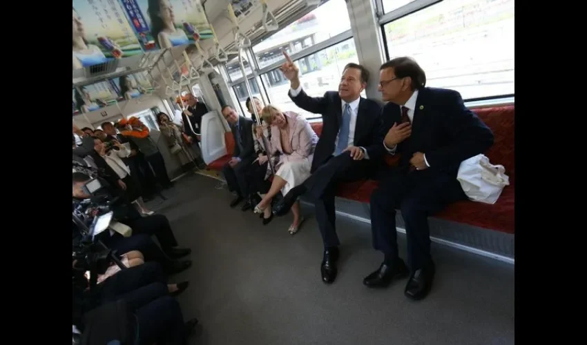 Juan Carlos Varela y equipo de trabajo en Japón 