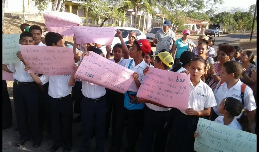 Protesta en la escuela Carlos M. Ballesteros de la Palma de Las Tablas