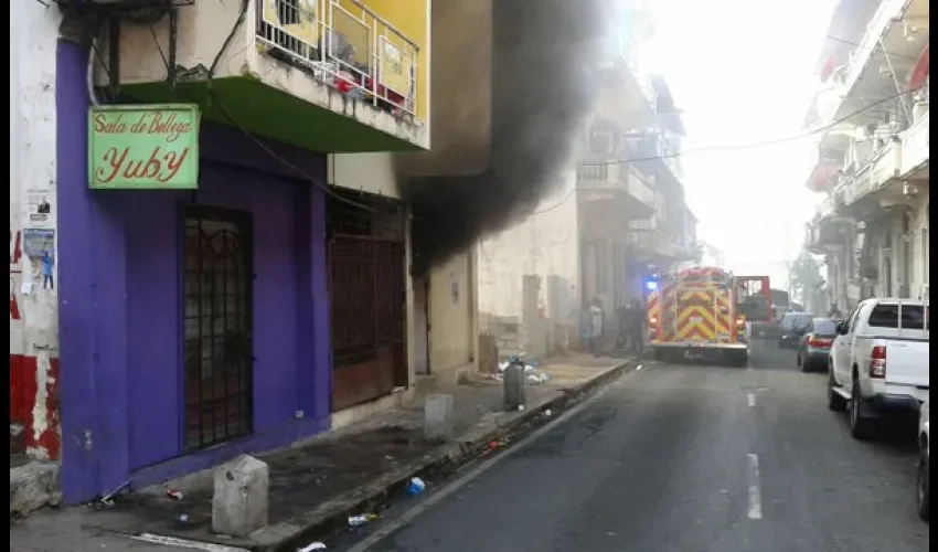 Incendio en Calle 17 de Santa Ana 