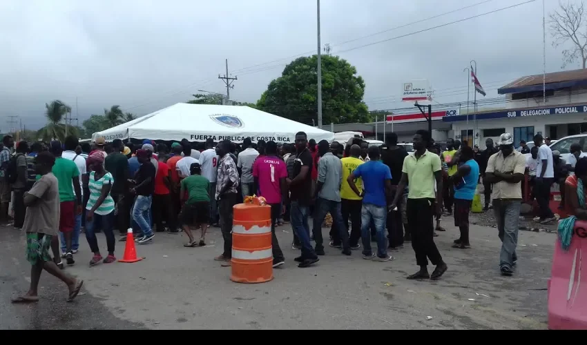 Africanos y cubanos varados en Panamá 