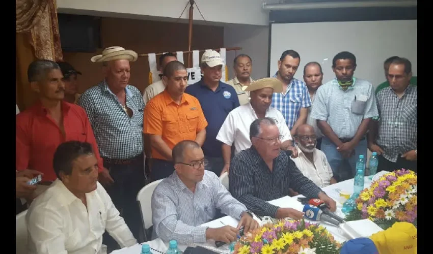 Los transportistas  declaran paro