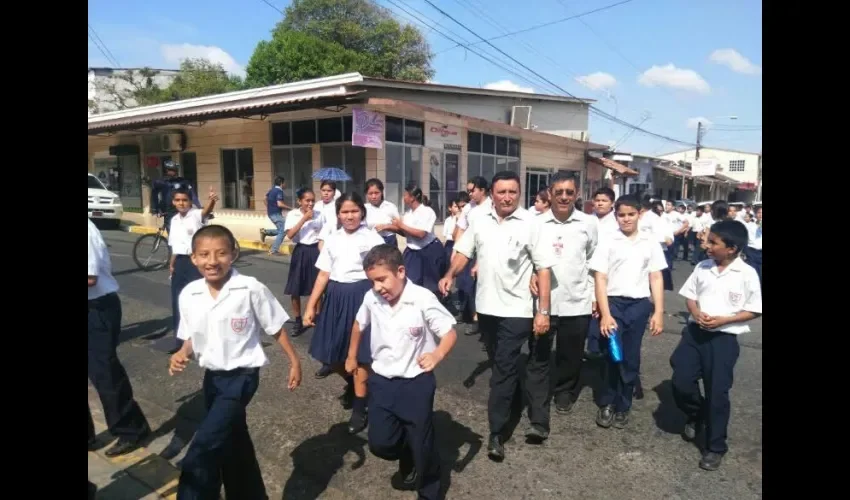 Estudiantes protestan en Las Tablas 