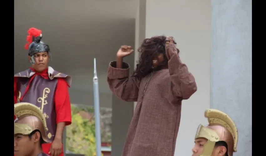 Miren cómo gozaba Barrabás.