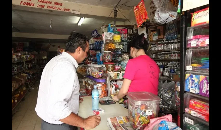 Los "chinitos" comienzan con tiendas pequeñas.