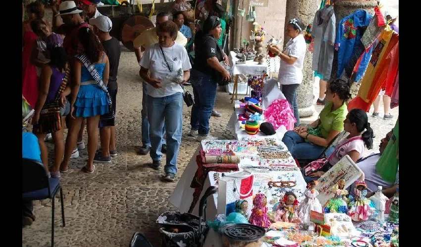 Venta de todo tipo de accesorios y objetos hechos en este hermoso lugar.