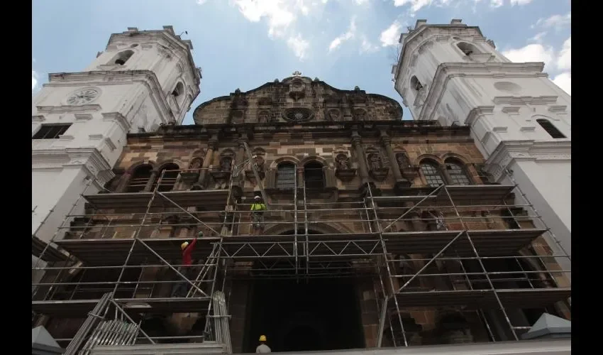 La Comisión evaluadora fue integrada por tres arquitectos, un abogado, un financista. Foto: Roberto Enrique Barrios