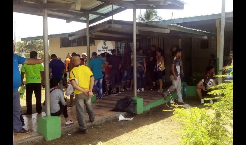 Hacinamiento en el centro de salud.  