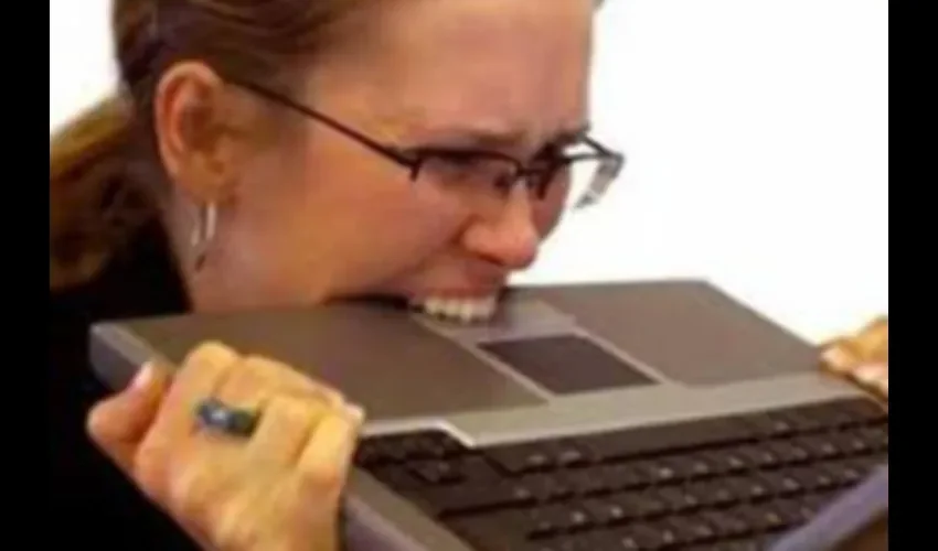 Solo basta con mirar en un bus, y de 20 personas, 18 están con el celular en la mano