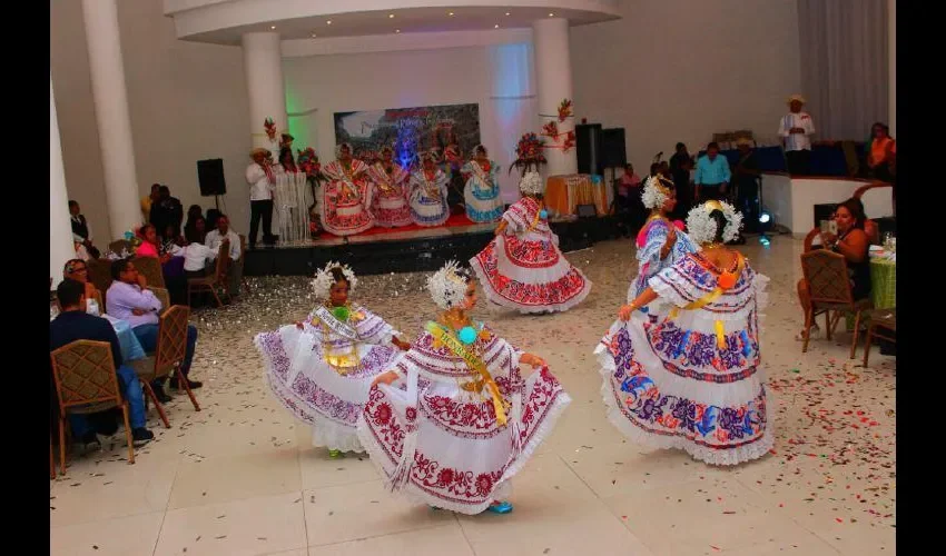 Ritmos y Tradiciones costeó todos los premios de esta actividad. Ya se preparan para su evento anual.  