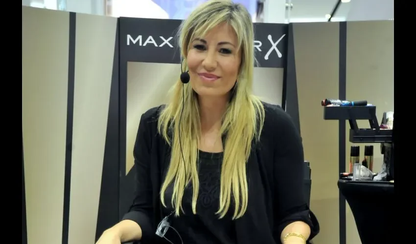 Los filamentos más cortos del cepillo están diseñados para proporcionar el máximo contacto entre la máscara y la pestaña para un volumen inmediato, mientras que los cepillos más grandes, con filamentos más largos, hacen difícil cubrir cada pestaña.