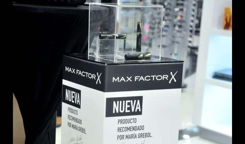 Alarga, da volumen e intensifica las pestañas, te hacen lucir como una estrella de Hollywood lista para una 'red carpet'.