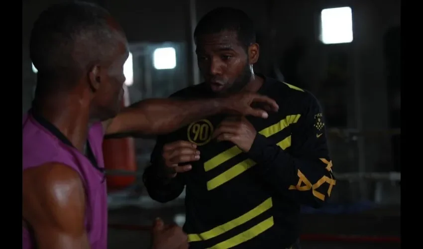 Jezreel "El Invisible" Corrales realizó una buena preparación para el compromiso titular en Japón. Anayansi Gamez