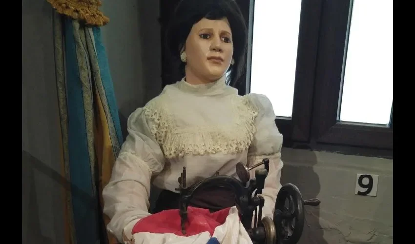 María  Ossa de Amador fue esposa de Manuel Amador Guerrero, primer presidente de la República de Panamá y madrastra de Manuel E. Guerrero, quien fue el que diseñó la Bandera panameña.