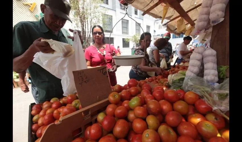 La economía informal, en ocasiones, se presta para la falsificación de muchos productos.
