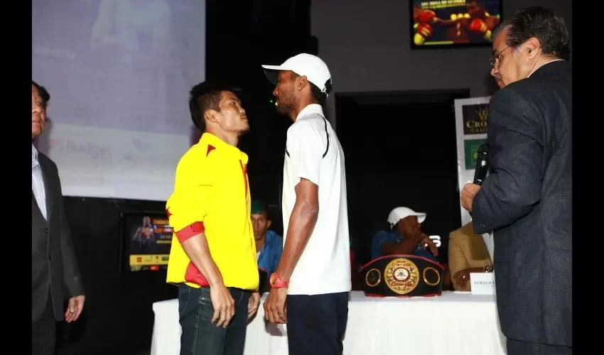 Anselmo Moreno (dcha.) y Suriyan Sor Rungvisai (izq.). Anayansi Gamez