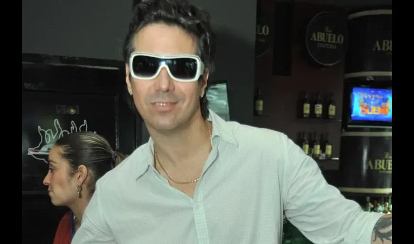 Aunque en su familia no hay calvos, Emilio prefiere prevenir. Archivo