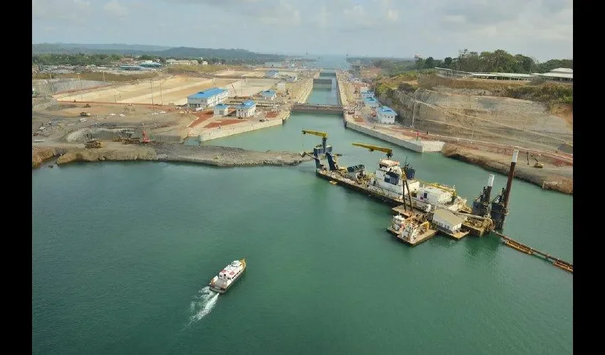 El primer tránsito  será  desde la esclusa de Agua Clara, en Colón, hasta la de Cocolí.  ILustrativa