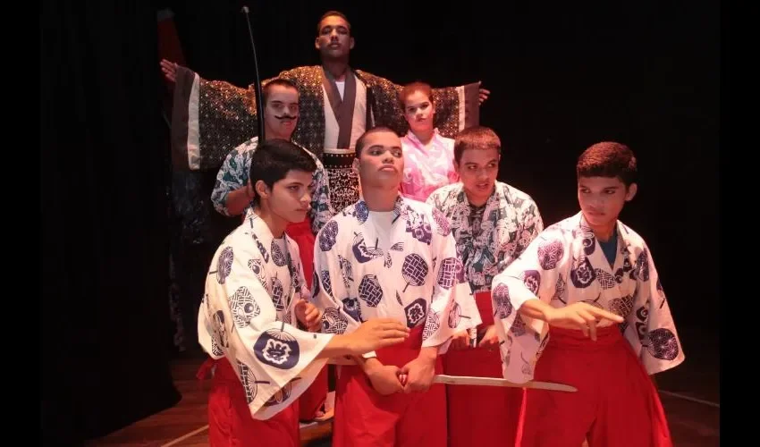 En esta obra se involucra a las  familias, es por eso que el éxito de la producción es un reconocimiento social.  