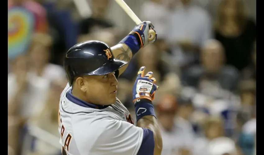 Miguel Cabrera conectó su primer jonrón de la temporada.