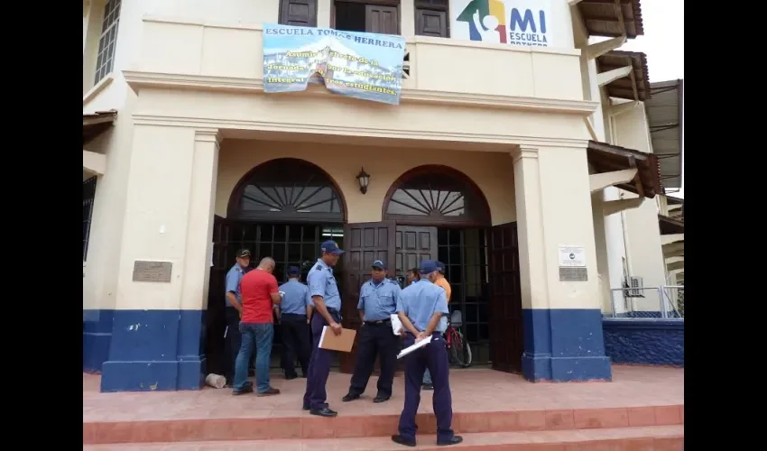 Escuela Tomás Herrera de Chitré 