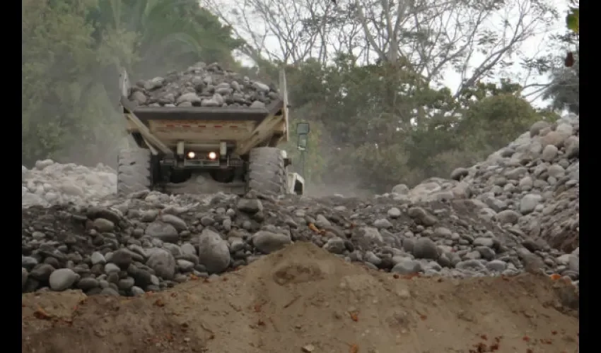 Extracción de arena de río Coclé