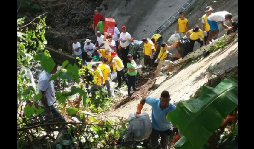 Jornada de limpieza en San Miguelito 