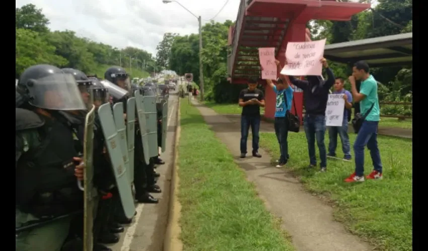 Estudiantes  Gnäbe Buglé protestan en Chiriquí 