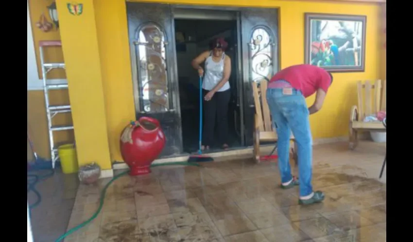 Casas afectadas por lluvia en Juan Díaz 