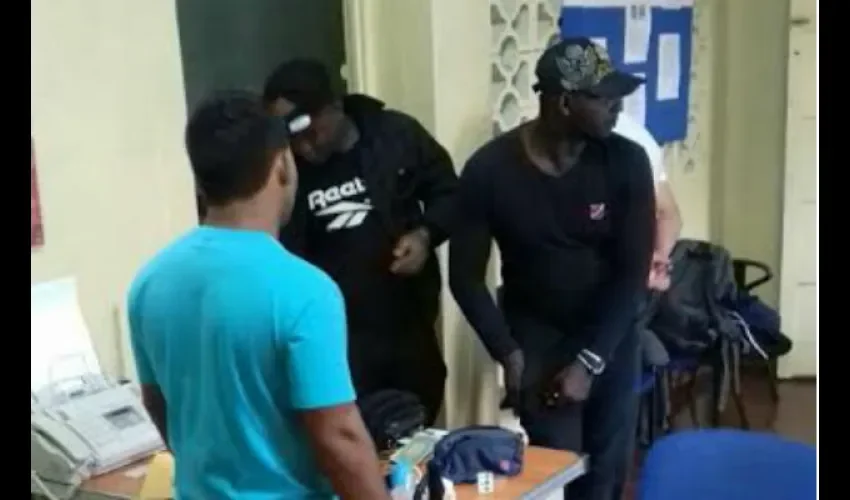 Detienen a colombianos en Los Santos 