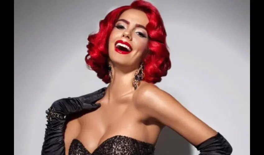 Muy de moda en colores vivos y elegantes en color negro.