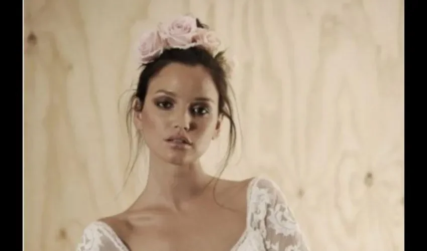 No es usual ver a una novia lucir un peinado despeinado en el día de su matrimonio civil, pero en el 2016 se pueden ver todo tipo de tendencias.