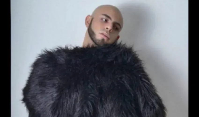 Su estilo particular es su éxito. Instagram