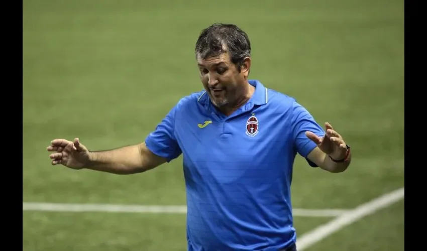 Juan Pablo Lopera, técnico del Sporting, considera que pueden darse los resultados para que Sporting clasifique a semifinales. Foto: Anayansi Gamez