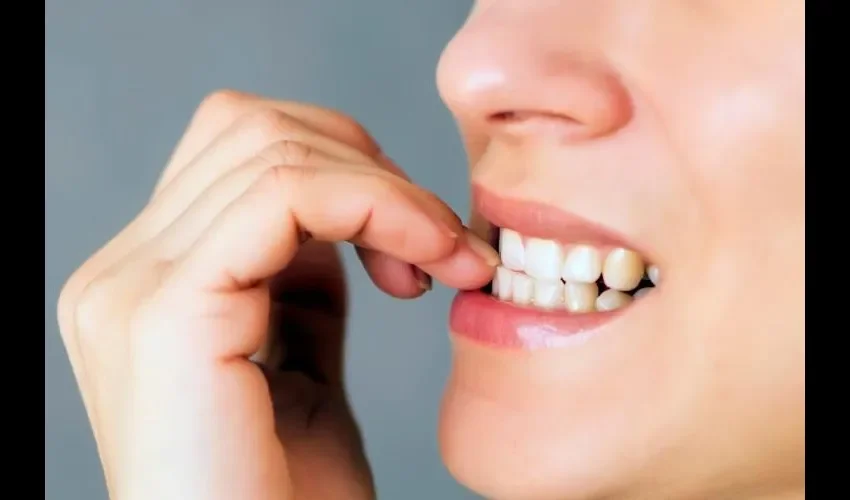 Debes identificar las razones que hacen que te lleves las manos a la boca y evitarlas.