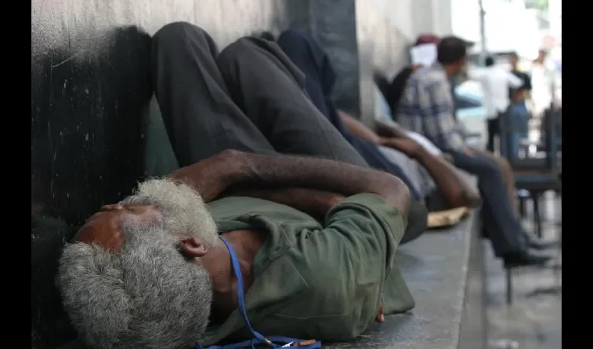 Hay muchos adultos mayores.